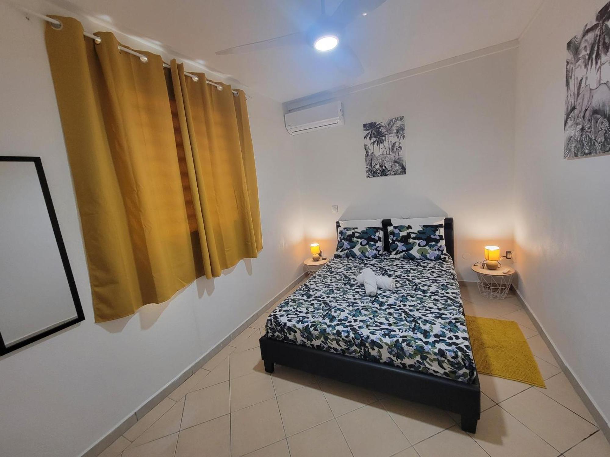 Apartamento Henri Mango Les Abymes Exterior foto